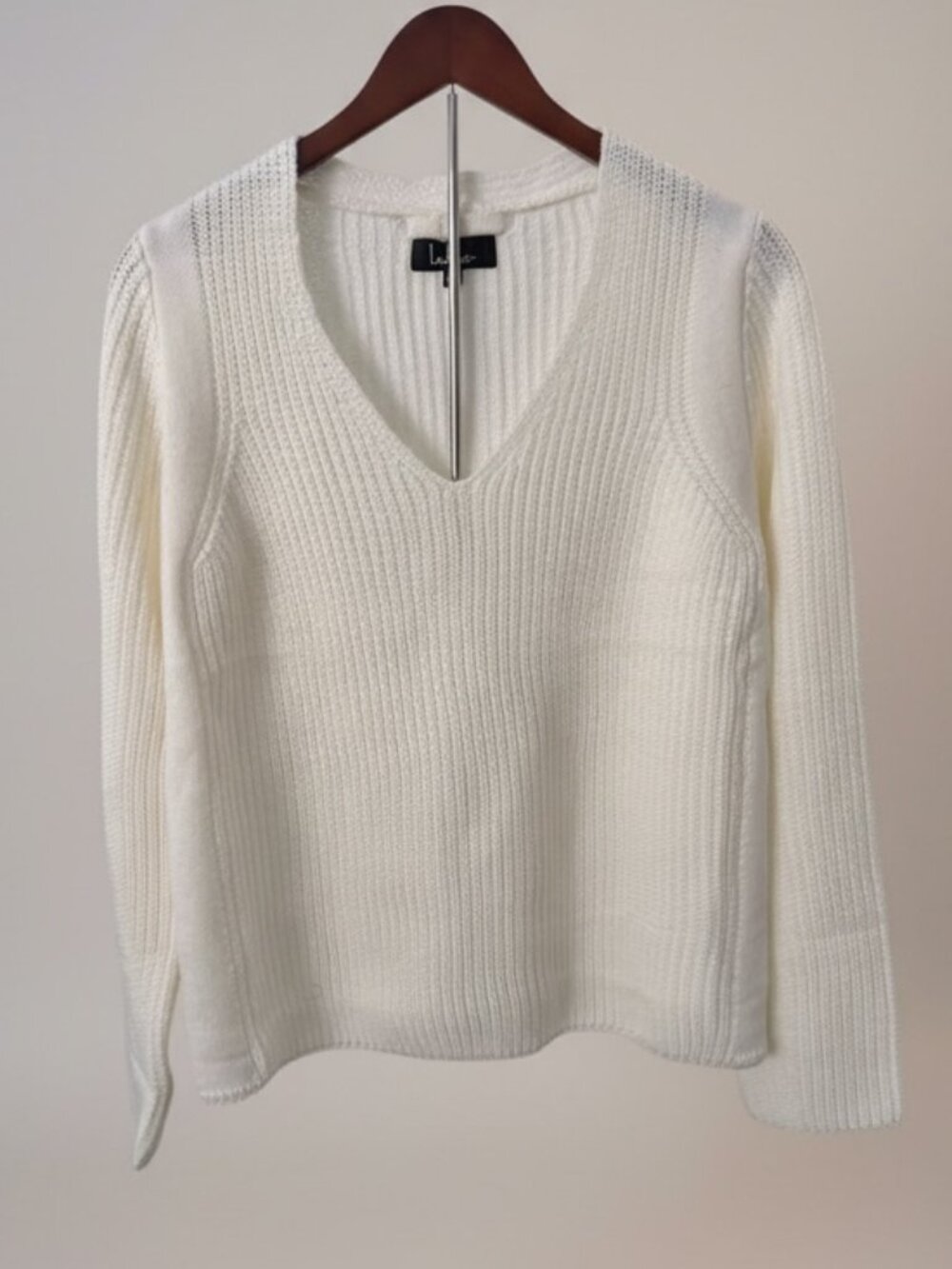 Lulus White Knit V‑Neck Sweater Women’s Small Soft Ribbed Pullover